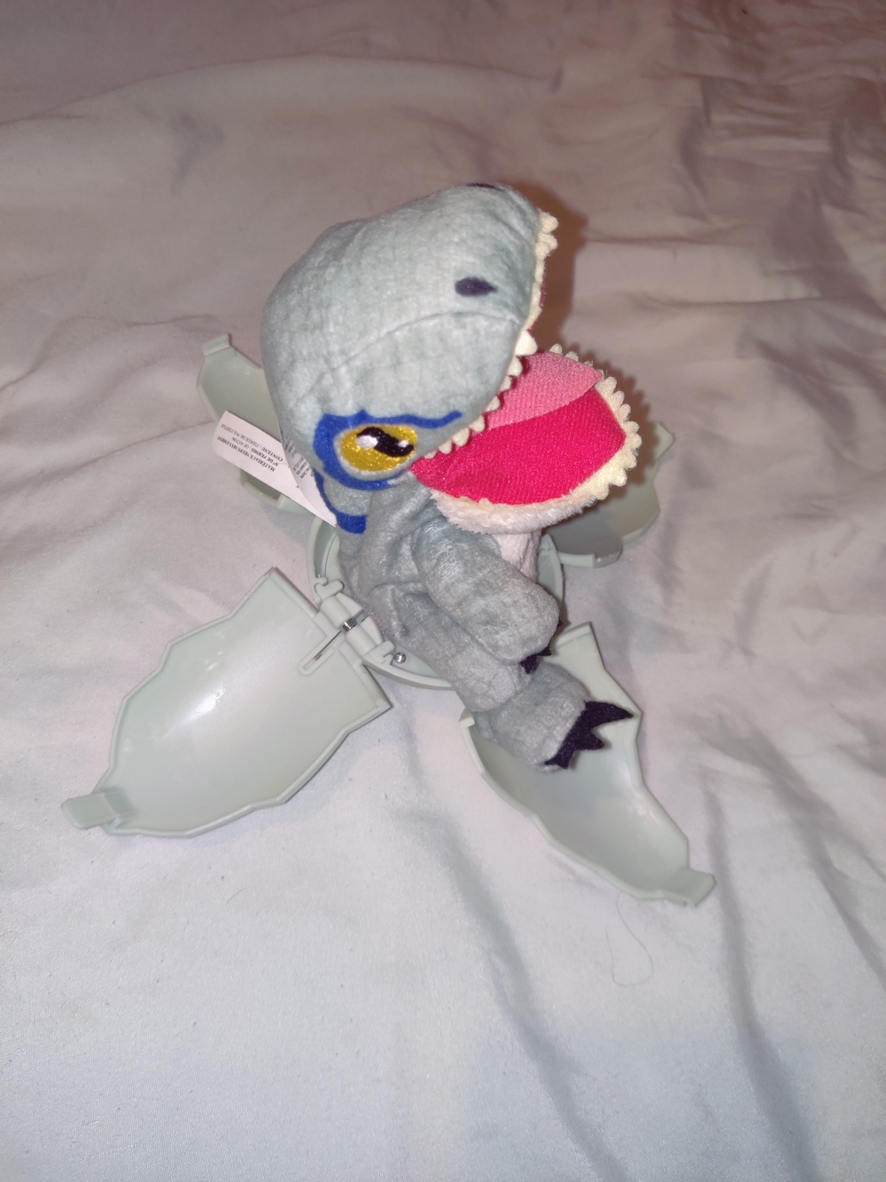 Jurassic World Drop 'n Pop Dino Velociraptor Blue Dinosaur Egg with Pop-up plush